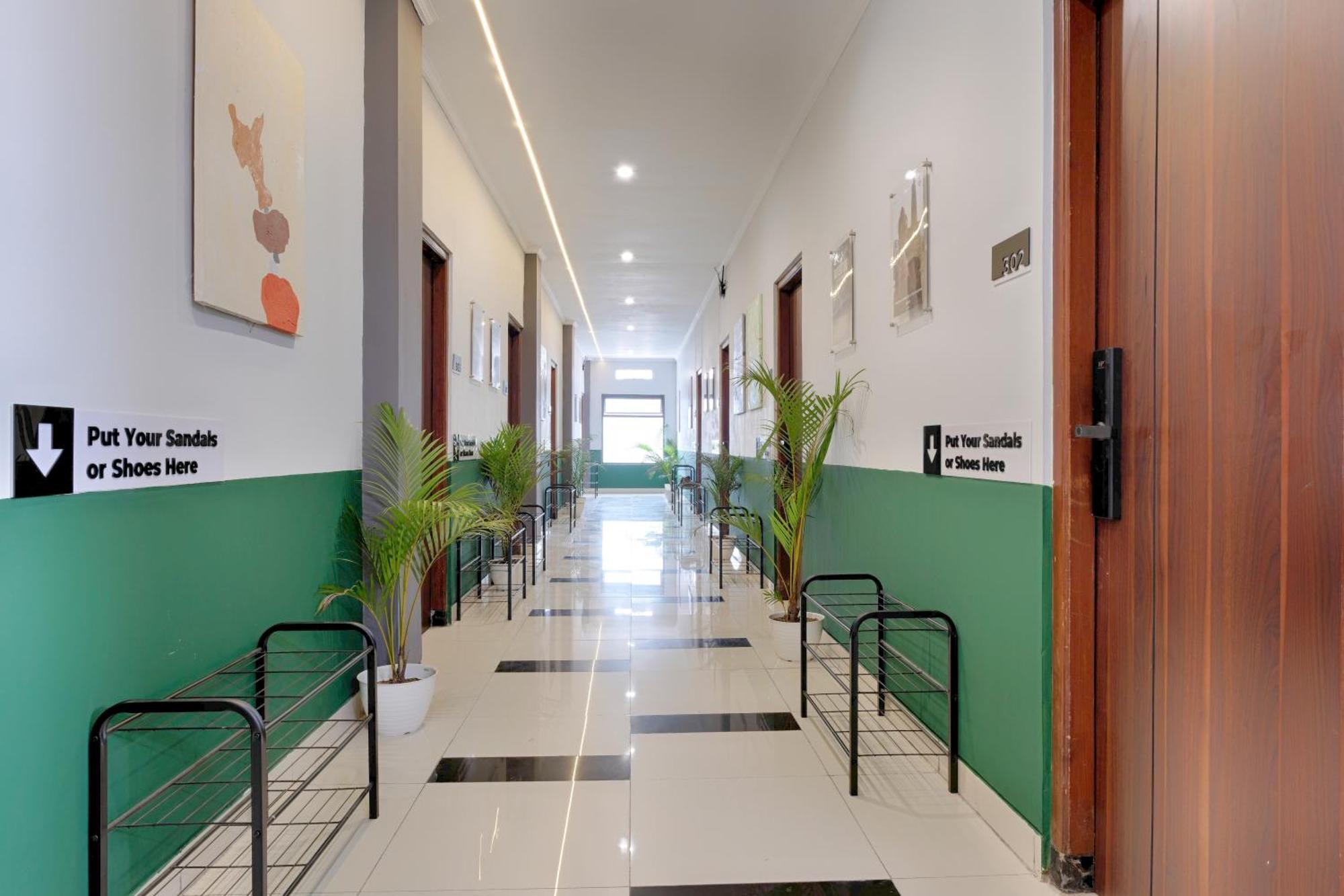 Hubs Hostel Yogyakarta Exterior foto