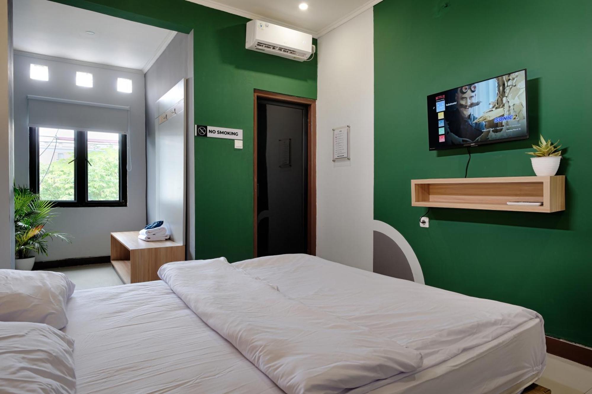 Hubs Hostel Yogyakarta Exterior foto